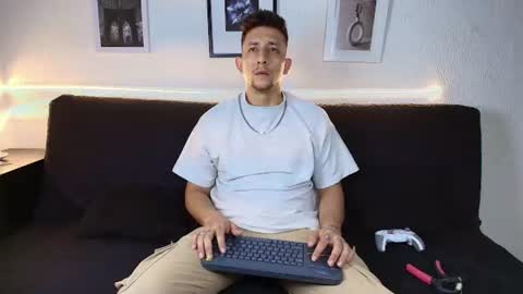 EMILIOCUM online show from 06-15-26, 11:51