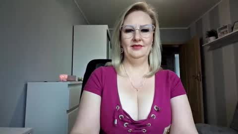 EmillyLove online show from 03-31-26, 07:09