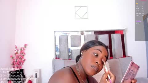 Emilly Roa online show from 05-06-26, 06:57