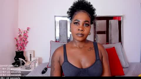 Emilly Roa online show from 06-22-26, 07:22