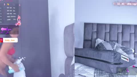 Snapshot of emily___fox chatting on 06-22-26, 11:18 Emily online show from 06-22-26, 11:18