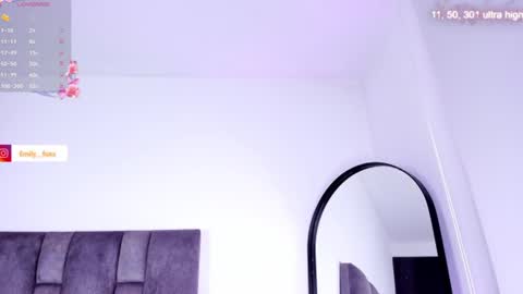 Snapshot of emily___fox chatting on 07-09-26, 11:03 Emily online show from 07-09-26, 11:03