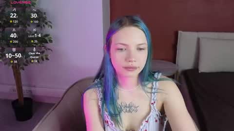Snapshot of emily__hamilton chatting on 07-03-26, 01:23 Emily online show from 07-03-26, 01:23