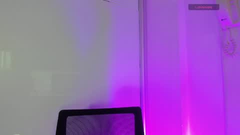 Emily online show from 05-18-26, 11:49