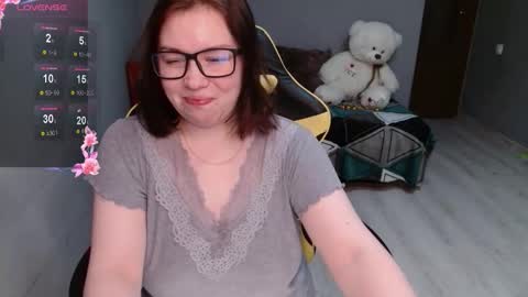 Emily 3 online show from 11-09-25, 03:54