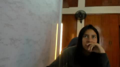 Snapshot of emily_and_soffy chatting on 06-10-26, 12:37 Emily and Soffy online show from 06-10-26, 12:37