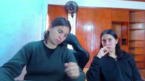Snapshot of emily_and_soffy chatting on 07-04-26, 01:06 Emily and Soffy online show from 07-04-26, 01:06