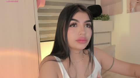 EmilyKenner  Independent model  online show from 04-05-26, 12:24