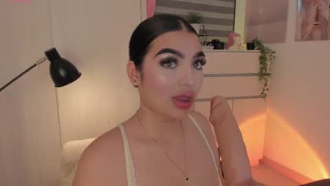 Snapshot of emily_kenner chatting on 07-15-26, 12:43 EmilyKenner Independent model online show from 07-15-26, 12:43