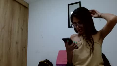 Snapshot of emily_loperaa chatting on 06-13-26, 04:10 Emily online show from 06-13-26, 04:10