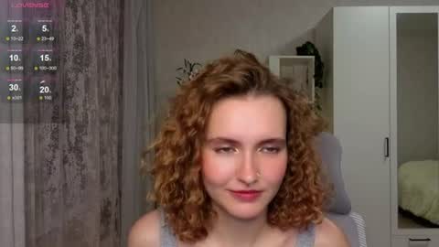 Snapshot of emily_lune chatting on 07-19-26, 05:49 Emily online show from 07-19-26, 05:49