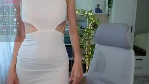 Snapshot of emily_lune chatting on 07-21-26, 02:25 Emily online show from 07-21-26, 02:25