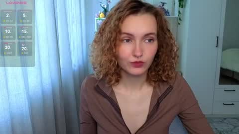 Snapshot of emily_lune chatting on 07-23-26, 04:54 Emily online show from 07-23-26, 04:54