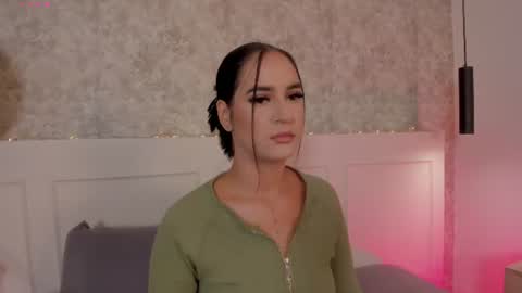 emily_luve online show from 07-04-26, 12:00