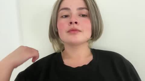 emily_morning_dew online show from 04-24-26, 07:44