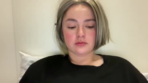 emily_morning_dew online show from 04-28-26, 03:00