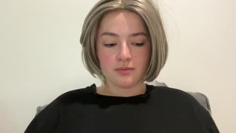 emily_morning_dew online show from 05-18-26, 03:57