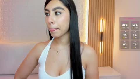 Snapshot of emily_roux chatting on 02-24-26, 10:30 EMILY online show from 02-24-26, 10:30