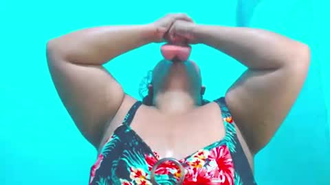 Snapshot of emily_sweet_23 chatting on 07-26-26, 01:14 Liss online show from 07-26-26, 01:14