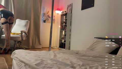 Lia online show from 04-20-26, 08:06