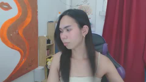 emily_xo143 online show from 04-10-26, 09:58