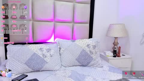 Snapshot of emilyevanns_ chatting on 12-05-24, 06:43 Emily online show from 12-05-24, 06:43