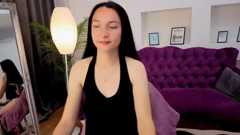 Snapshot of emilygreyy__ chatting on 06-07-26, 06:33 emilygreyy__ online show from 06-07-26, 06:33