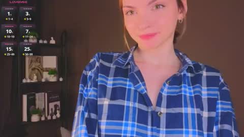 Snapshot of emilyhalden chatting on 02-27-26, 12:43 Emi online show from 02-27-26, 12:43