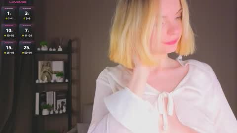 Snapshot of emilyhalden chatting on 03-03-26, 12:06 Emi online show from 03-03-26, 12:06