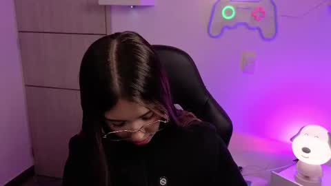 VALEEEN online show from 06-18-26, 04:00