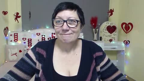 Snapshot of emilyl0vee chatting on 02-01-26, 06:23 Emily online show from 02-01-26, 06:23