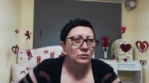 Snapshot of emilyl0vee chatting on 02-08-26, 05:38 Emily online show from 02-08-26, 05:38