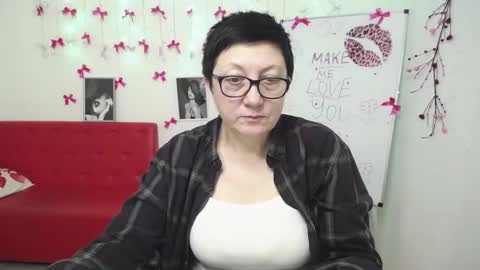 Snapshot of emilyl0vee chatting on 02-24-26, 06:50 Emily online show from 02-24-26, 06:50