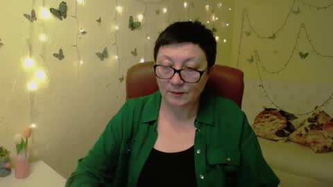 Snapshot of emilyl0vee chatting on 03-05-26, 06:59 Emily online show from 03-05-26, 06:59