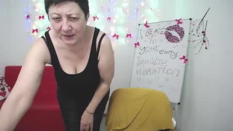 Snapshot of emilyl0vee chatting on 03-08-26, 06:34 Emily online show from 03-08-26, 06:34