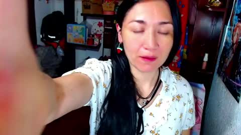 Snapshot of emilymonroe20 chatting on 04-12-26, 04:01 Nickole online show from 04-12-26, 04:01