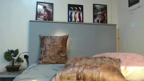 Emilly online show from 02-26-25, 10:31