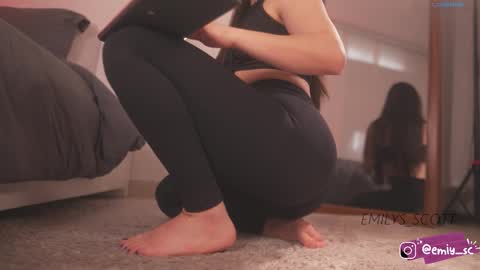 Snapshot of emilys_scott chatting on 02-02-26, 02:05 Emy online show from 02-02-26, 02:05