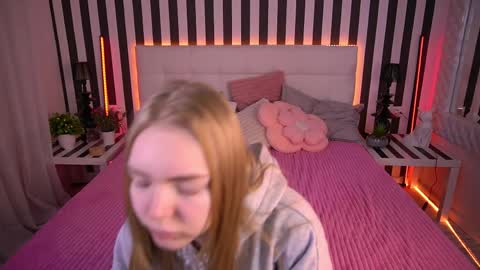  MY NAME IS Emily WELCOME EVERYONE I WILL BE HAPPY TO GIVE YOU WHAT YOU HAVE DREAMED OF FOR SO LONG online show from 04-15-26, 06:20