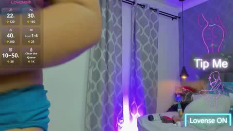 Snapshot of emilyy_r chatting on 02-21-26, 06:53 emilyy_r online show from 02-21-26, 06:53