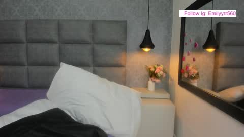 Snapshot of emilyy_r chatting on 03-08-26, 02:04 emilyy_r online show from 03-08-26, 02:04