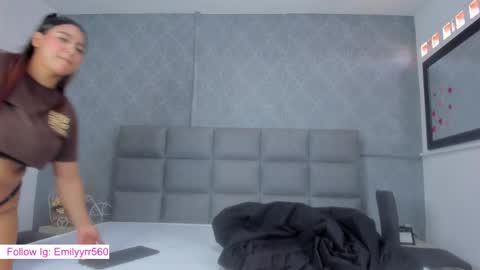 Snapshot of emilyy_r chatting on 03-25-26, 07:09 emilyy_r online show from 03-25-26, 07:09