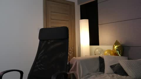 Your Emma online show from 04-14-26, 09:21