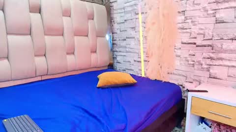 emma_angel_04 online show from 04-17-26, 02:31