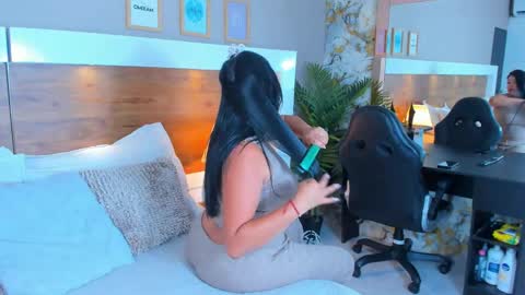 Emma  online show from 05-13-26, 07:50