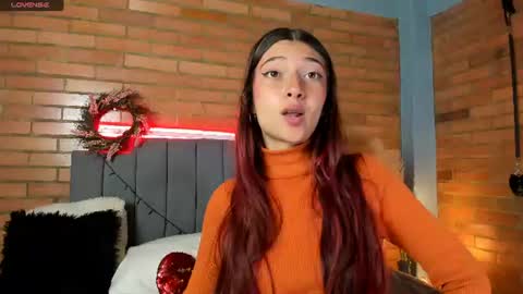 Snapshot of emma_belley chatting on 06-21-26, 07:16 Hey Im EmmaHelp me reach 100 likes online show from 06-21-26, 07:16
