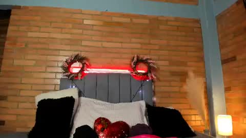 Snapshot of emma_belley chatting on 06-22-26, 07:22 Hey Im EmmaHelp me reach 100 likes online show from 06-22-26, 07:22