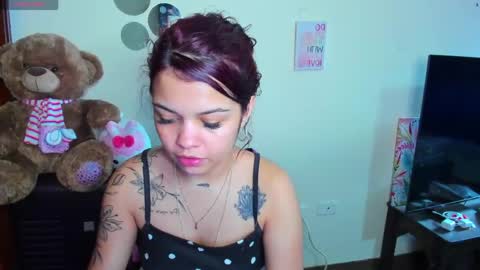 emma_boo_ online show from 04-15-26, 05:53