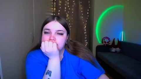 Snapshot of emma_dorn chatting on 12-22-25, 08:00 Eva online show from 12-22-25, 08:00