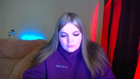 Snapshot of emma_dorn chatting on 02-04-26, 06:03 Eva online show from 02-04-26, 06:03